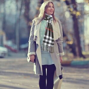 Clara Clark Designer Scarf Box Gray Maroon